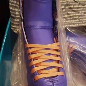 MOXI ROLLER SKATES